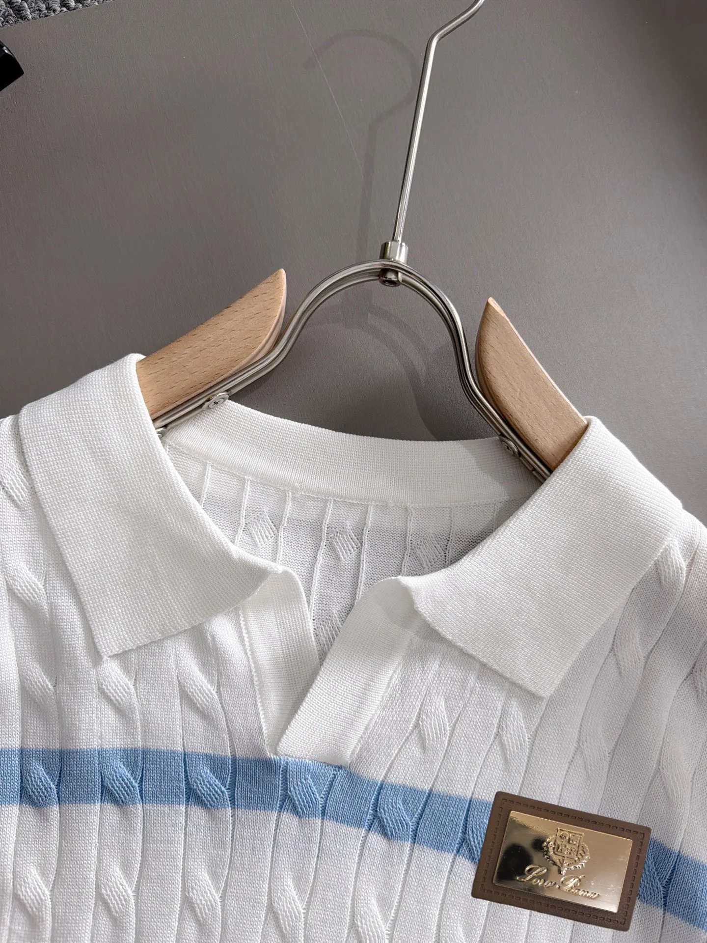 LP 36ss New Arrival men's short-sleeved T-shirt, complete with three labels, made of special high-weight linen yarn, feels substantial when weighed, and the upper body is more textured than ordinary T-shirts. This texture can cope with the weather and is suitable for both hot and cold conditions. Loose fit design, looks noble. Size: M to 3XL